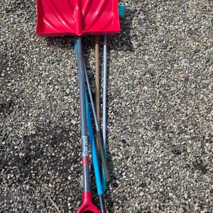 Assorted hand tools- shovel, Swiffer