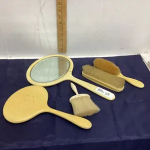 VANITY SET - NOT ALL MATCHING