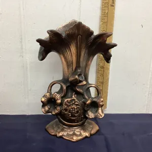 METAL VASE - COPPER LOOK
