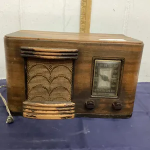 ANTIQUE WESTINGHOUSE RADIO