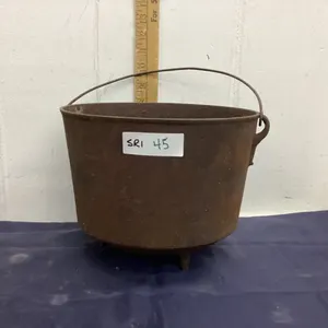 ANTIQUE 3-FOOTED CAST POT  W/ HANDLE