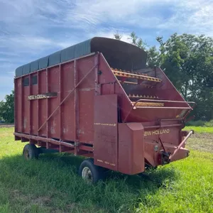New Holland Crop-Carrier 8 Forage Wagon