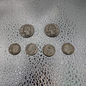 Lot of 2 Vintage Silver Washington Quarters and 4 Silver Roosevelt Dimes