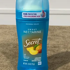 **APPEARS NEW** Secret Fresh Antiperspirant Deodorant for Women, Sweet Nectarine - 2.6 oz