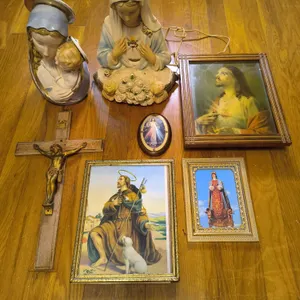 Collection Of Vintage Christian Devotional Decor Lot