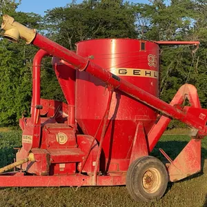 Gehl 95 feed grinder, with scales