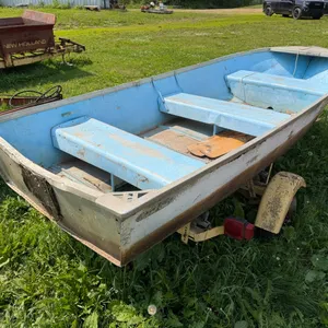 Harborcraft Aluminun Boat w/ Evinrude 8hp Sportwin Outboard & Fuel Tank