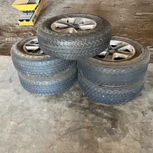 5) 255/70R18 Tires on Jeep Rims