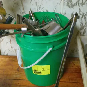 Assorted Kitch utensils