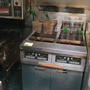 Frymaster Deep fryer s/n 0404GP0026 M/N FP247ECSC natural gas