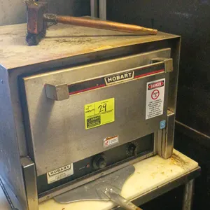 HOBART Pizza oven with accessories