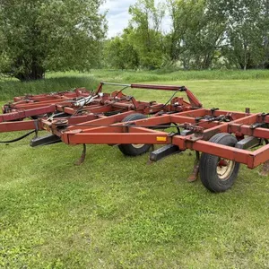 ESTATE ITEM: International 5000 24' Vibra Chisel, mounted harrows, see lot details