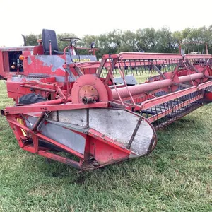 Late model Versatile 400 15' self-propelled swather, MacDon pickup reel, hay crimper, bat reel, good canvases, straight bar, see lot details