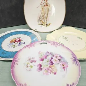 Vintage Display Plates Lot