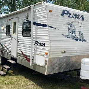 2009 PUMA 30FT Travel Trailer, Tandem Axle.