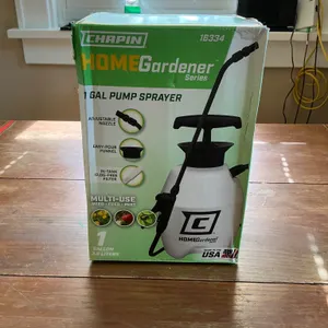 Chapin 1-Gallon Pump Sprayer