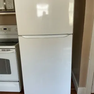 LG Top-Freezer Refrigerator