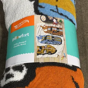 **APPEARS NEW** Pillowfort Hot Wheels Retro Racing Cars Knit Chenille Kids' Throw Blanket