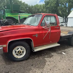 1983 Chevrolet Silverado regular cab flatbed service truck