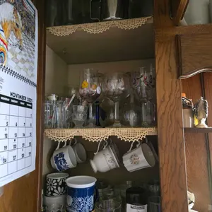 CONTENTS OF KITCHEN CABINETS
