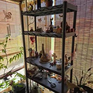 DECOR AND VARIOUS ITEMS IN SUNROOM