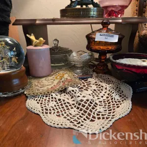 VARIETY OF CANDY DISHES AND SNOWGLOBE
