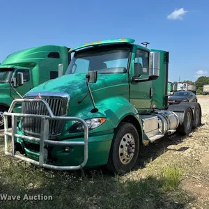 2021 International RH613 semi truck