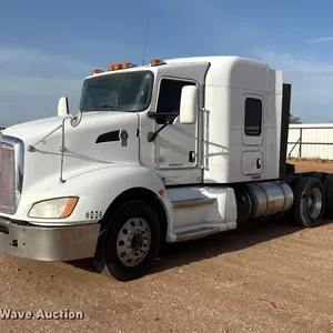 2015 Kenworth T660 semi truck