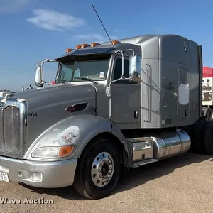 2012 Peterbilt 384 semi truck