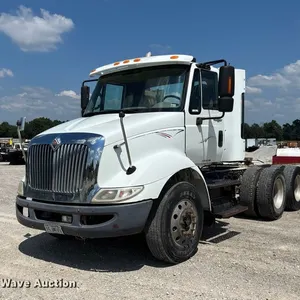 2008 International TranStar 8600 semi truck