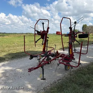 2014 New Holland ProTed 3417 hay tedder