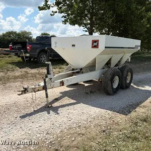 Willmar 600 spreader