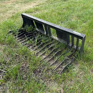 Skid steer rock bucket