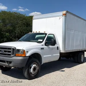 2000 Ford F450 Super Duty XL box truck