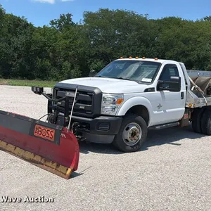 2014 Ford F350 Super Duty flatbed pickup truck