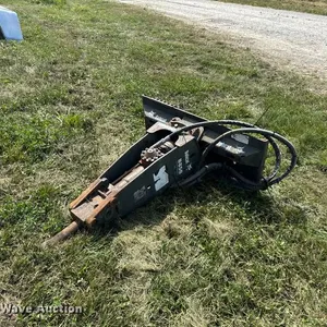 Bobcat B850 skid steer breaker