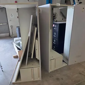 (2) Approx. 6' Desks
 UNRESERVED