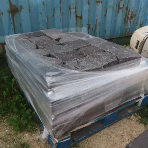 Mixed Patio Brick & Stone (2 Types) – 48 Brick 4×8×12?, 21 Stone 4×7×8?, 69 Pcs Total
