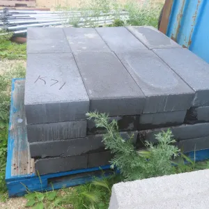 32 Cement Blocking, 4" × 10" × 20"