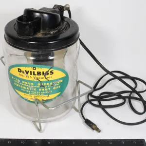 DEVILBISS GLASS VAPOURIZER 1950'S