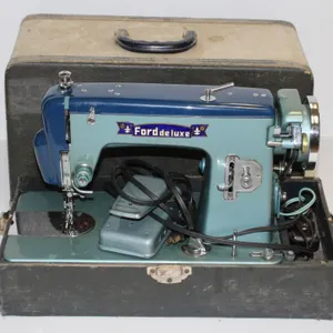 ANTIQUE FORD DELUXE SEWING MACHINE WITH CASE