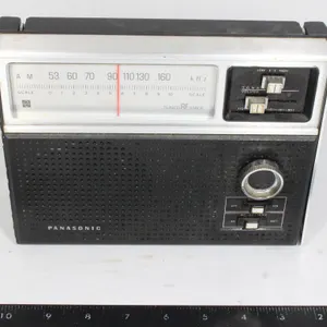 VINTAGE PANASONIC RADIO