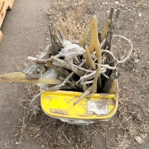 Crop lifters