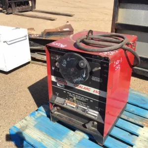 Lincoln Electric 250 220V AC/DC Welder