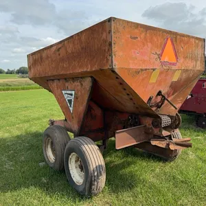 United 850 Granular Spreader w/ pto drive, Twin Axels
