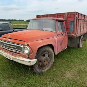 1969 International 1500 B (1 Ton) Truck, w/ 12 ft box, Hoist