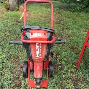 Hilti TE 3000 AVR Hammer w/ Cart and Bits