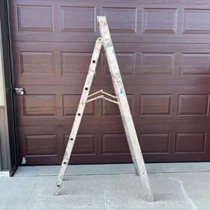 7’ aluminum step ladder