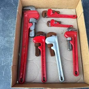 Pipe wrenches
