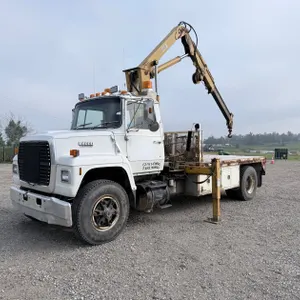 1986 Ford L8000 S/A Picker Truck